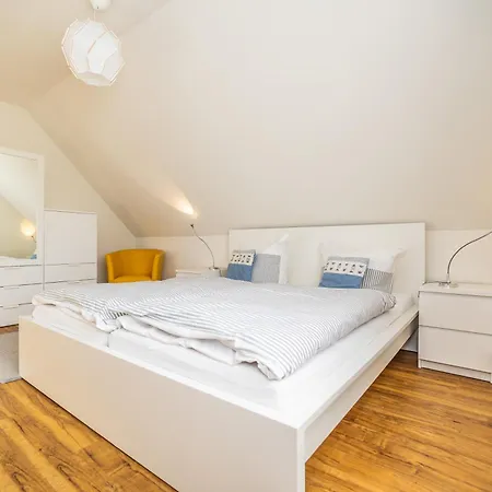 Rosenberg Haus 16a * Zingst